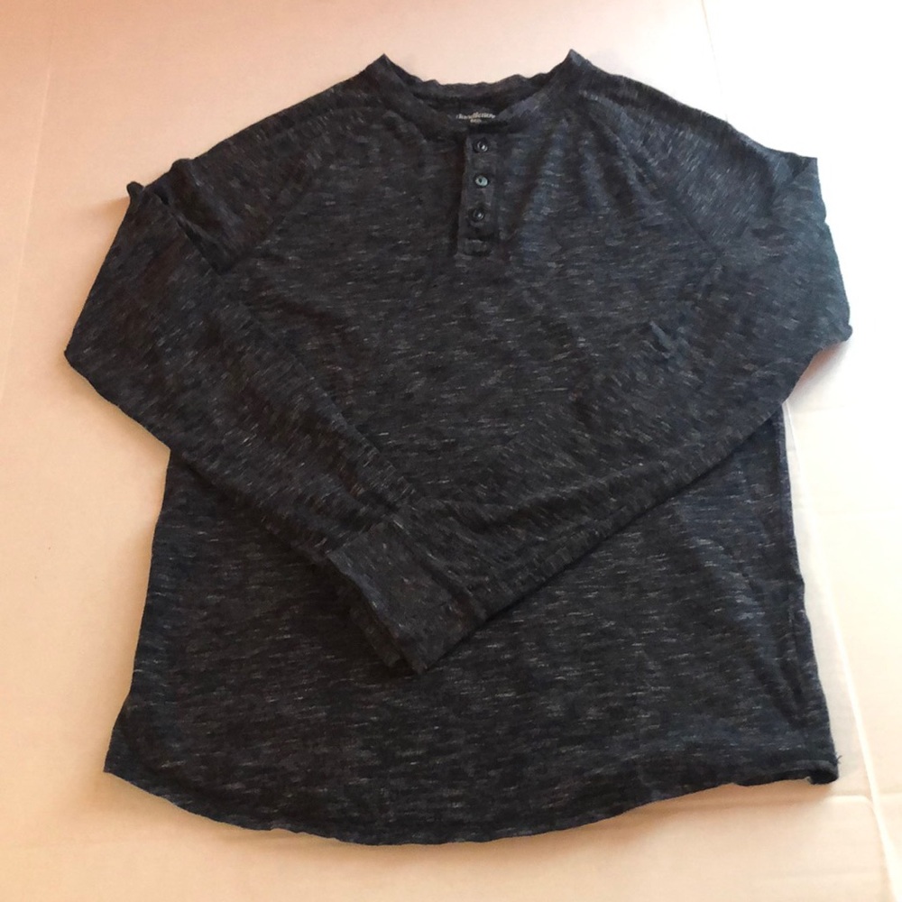 Goodfellow & Co light sweater, size M. Marled gray, good used condition.